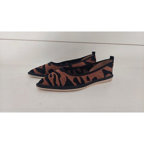 LOUISE ET CIE CELETE  Fabric Stretchy Knit Pointed Toe Flats/NWOT, Size 8M - Picture 1 of 9